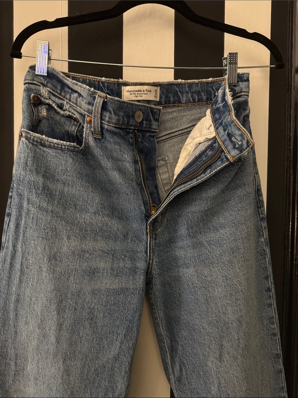 Abercrombie & Fitch 90’s Relaxed High Rise Women's Light Blue Straight-Leg Jeans